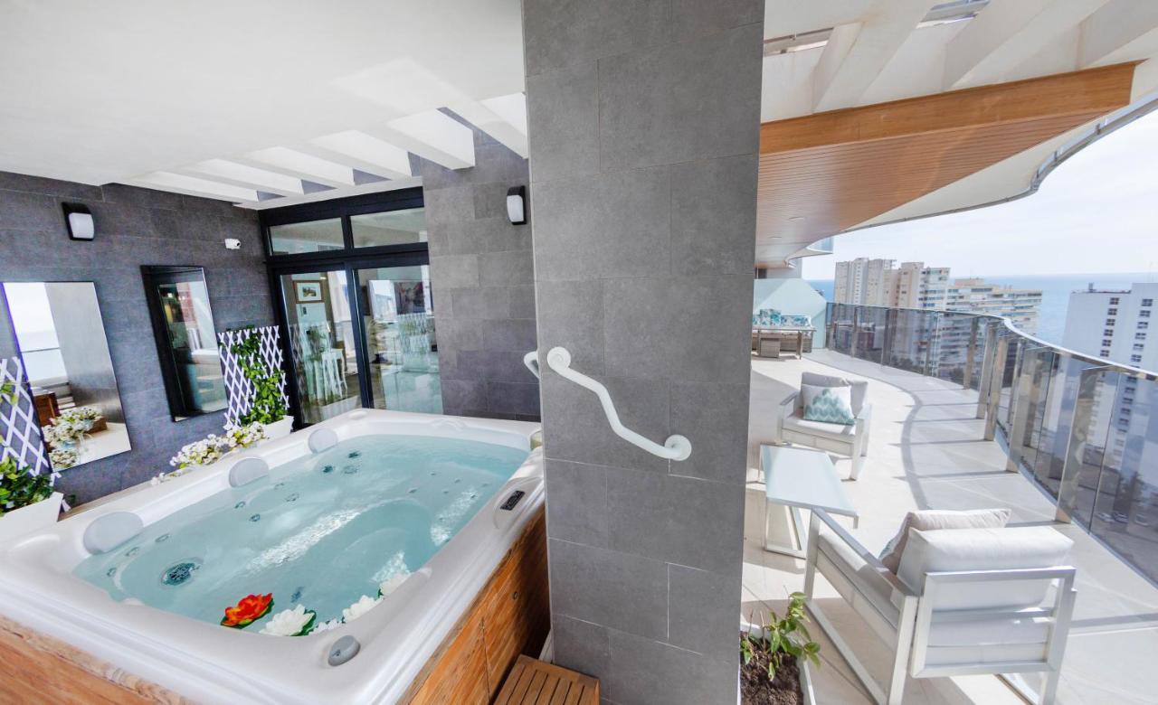 Apartamento Sunset Waves Benidorm Julieta Vistas Al Mar Premium 200 Mt2 Con Jacuzzi En Terraza Exterior foto